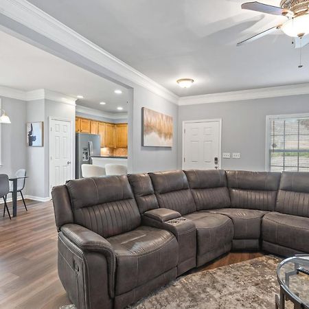 Calming Grey Townhouse With Jacuzzi Bathtub Villa Atlanta Luaran gambar