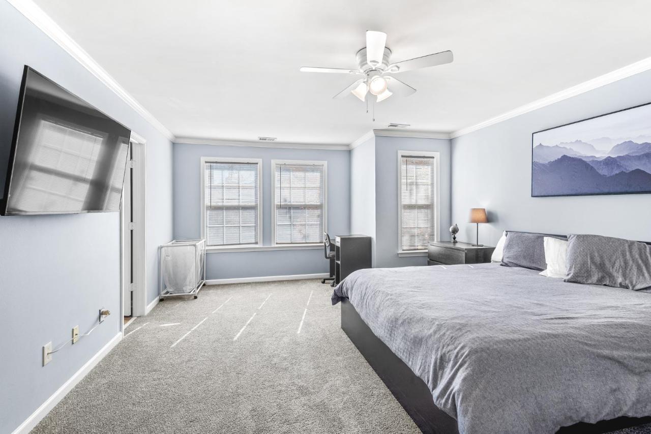 Calming Grey Townhouse With Jacuzzi Bathtub Villa Atlanta Luaran gambar